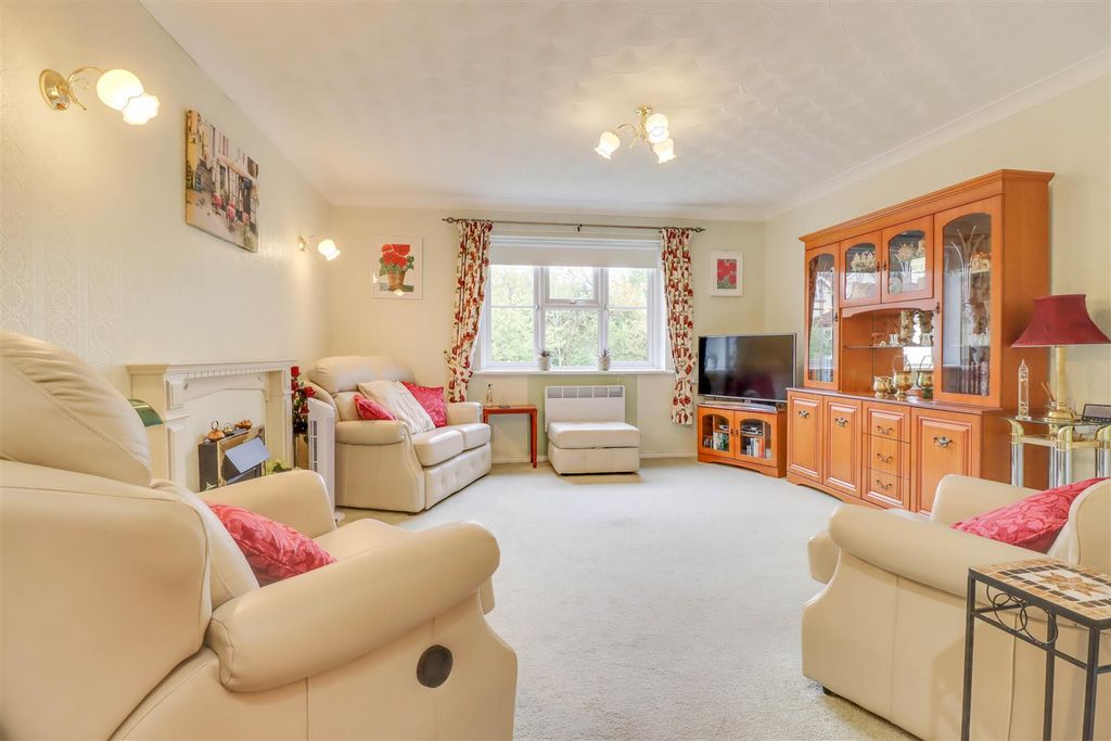 Property photo 1 of 13 36 Sycamore Court-2.Jpg