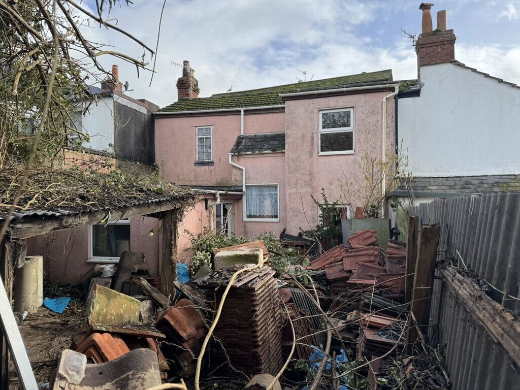 Property photo 1 of 15 Photo 11