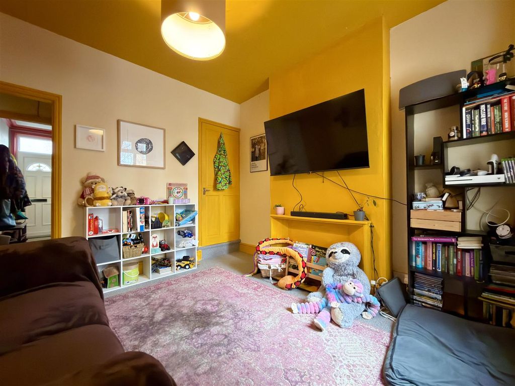 Property photo 3 of 10 Sitting Room