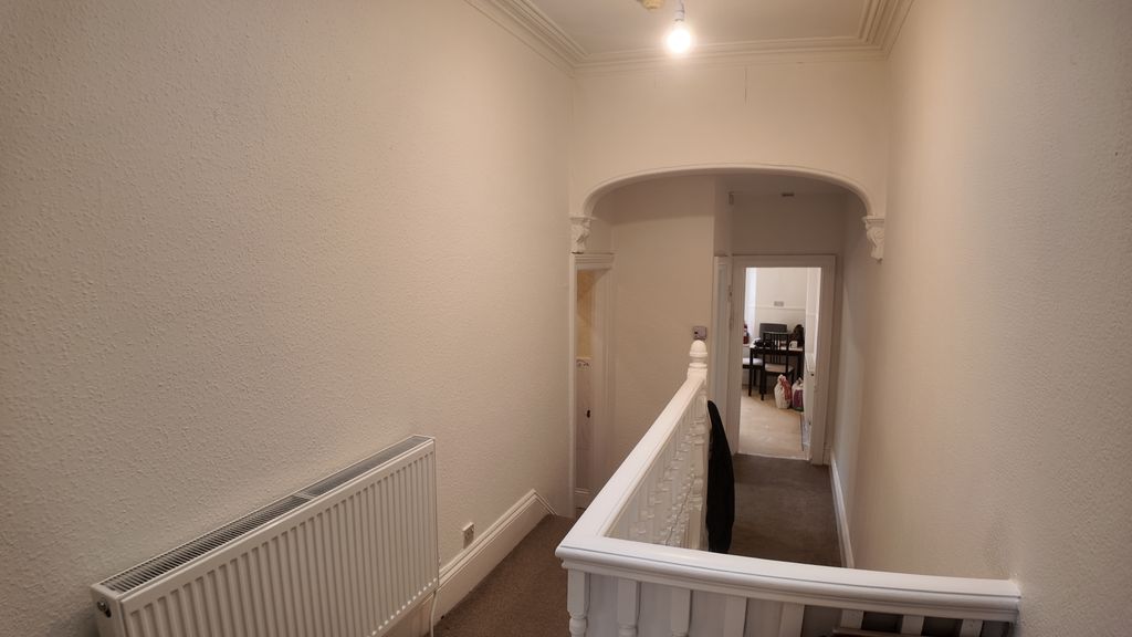 Property photo 2 of 8 Hallway