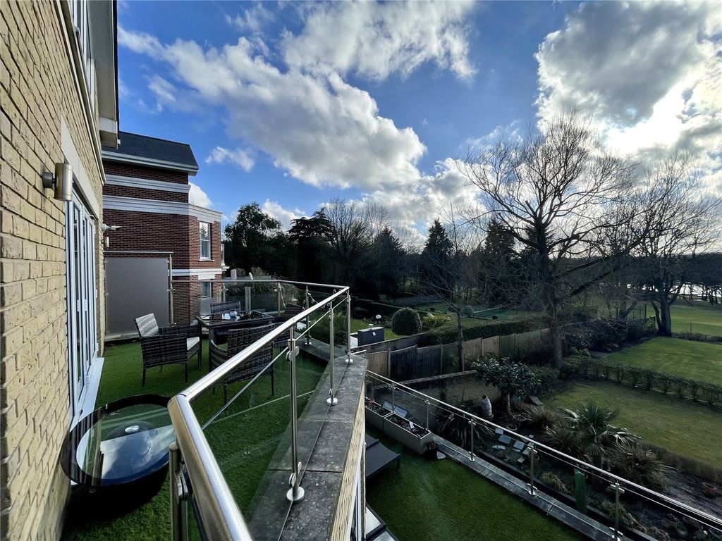 Additional image 10 of 3 bed flat to rentMurano House, 389 Cockfosters Road, Hadley Wood, Hertfordshire EN4