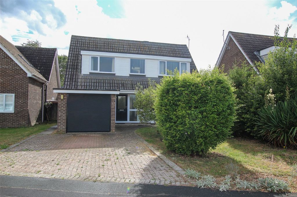 Property photo 1 of 19 Front Aspect.