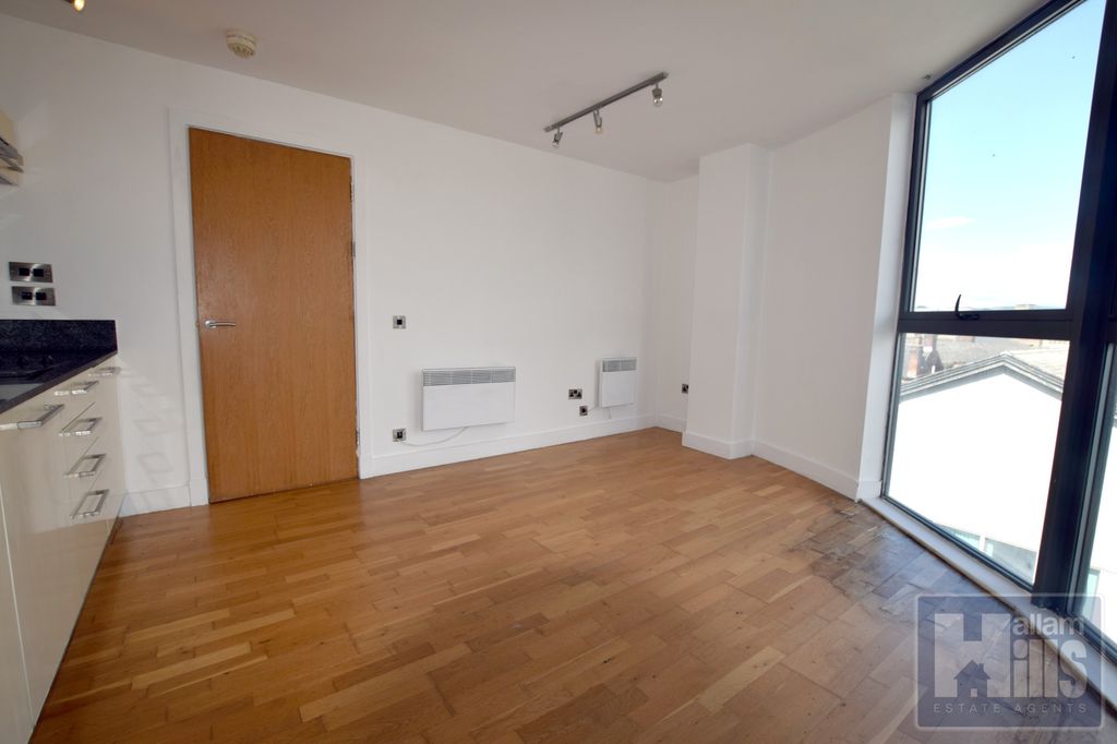 Property photo 3 of 8