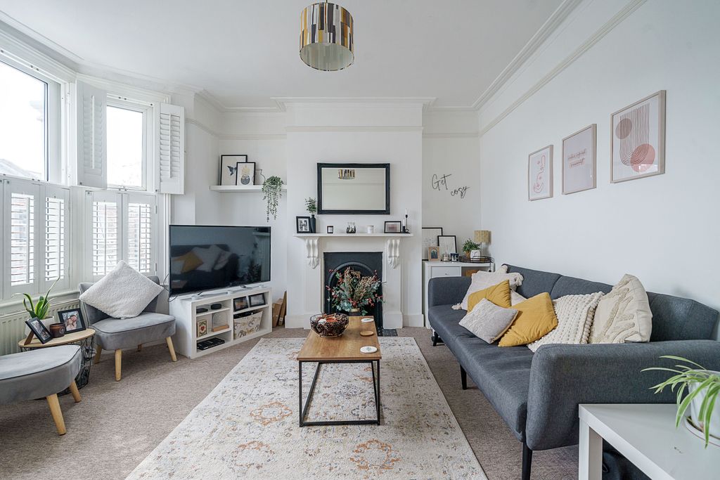 Property photo 3 of 24 3