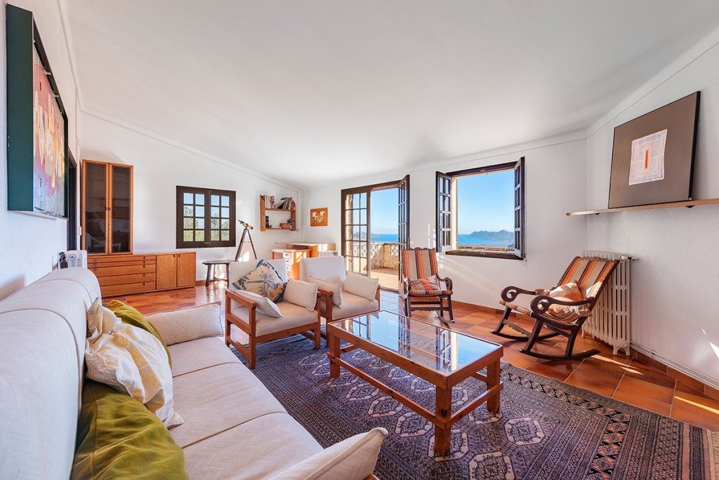 Property photo 3 of 15 Living Room