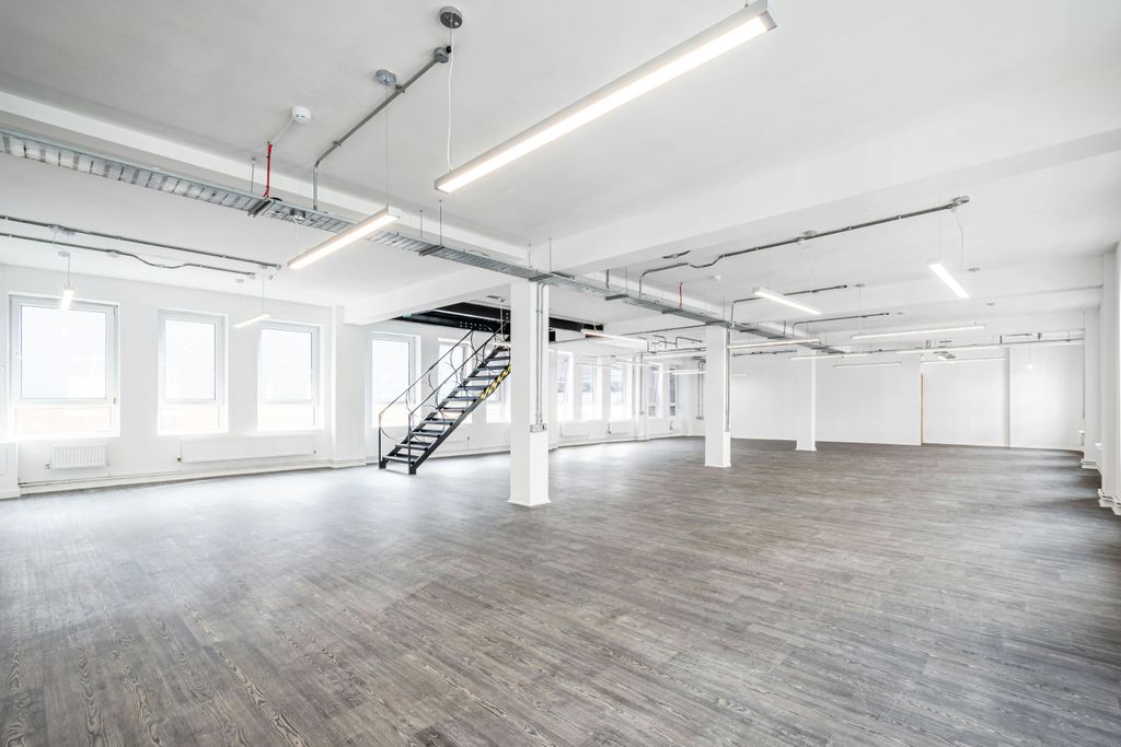 Property photo 1 of 27 Universal Hse 34F  Low Res 6.Jpg