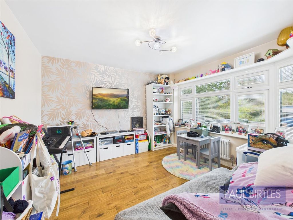 Property photo 3 of 28 Cam01301G0-Pr0692-Still023.Jpg