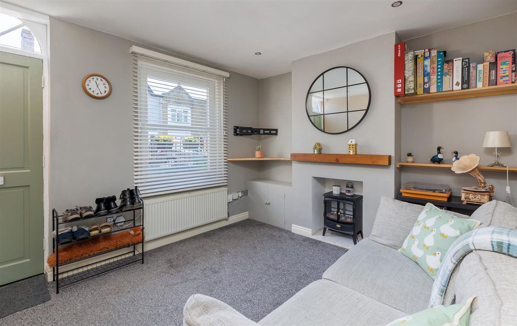 Property photo 2 of 20 Cosy Sitting Room