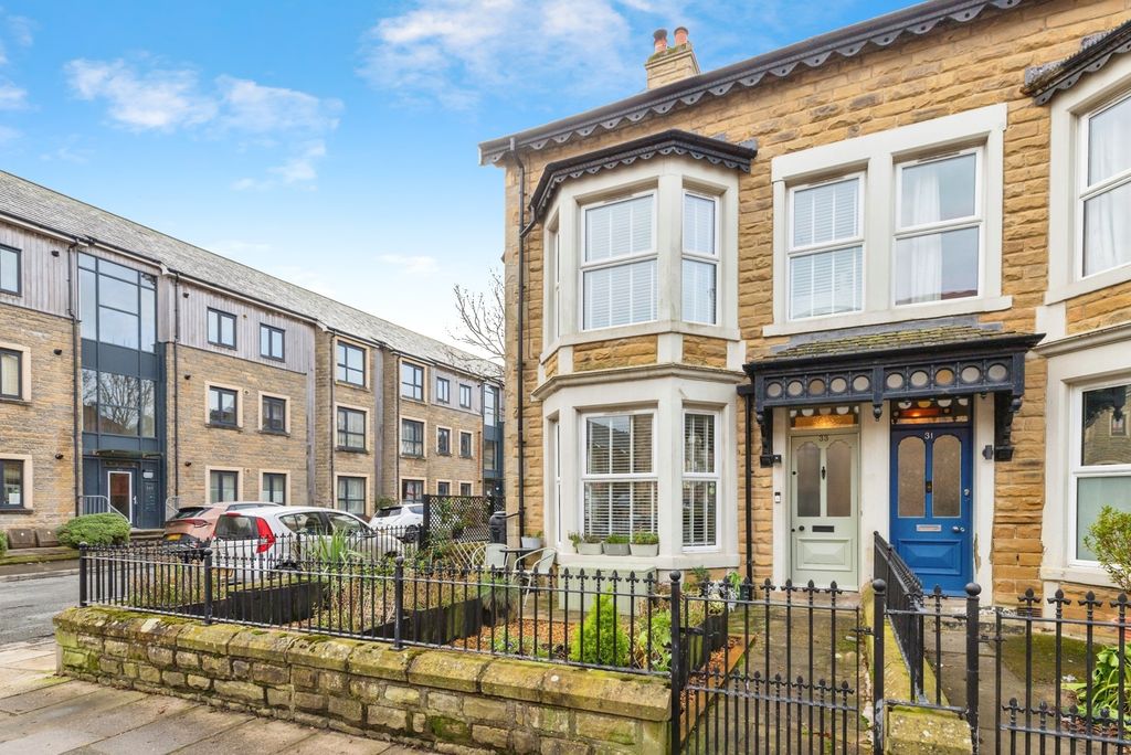 Property photo 1 of 20 Pbox-Img.Jpg