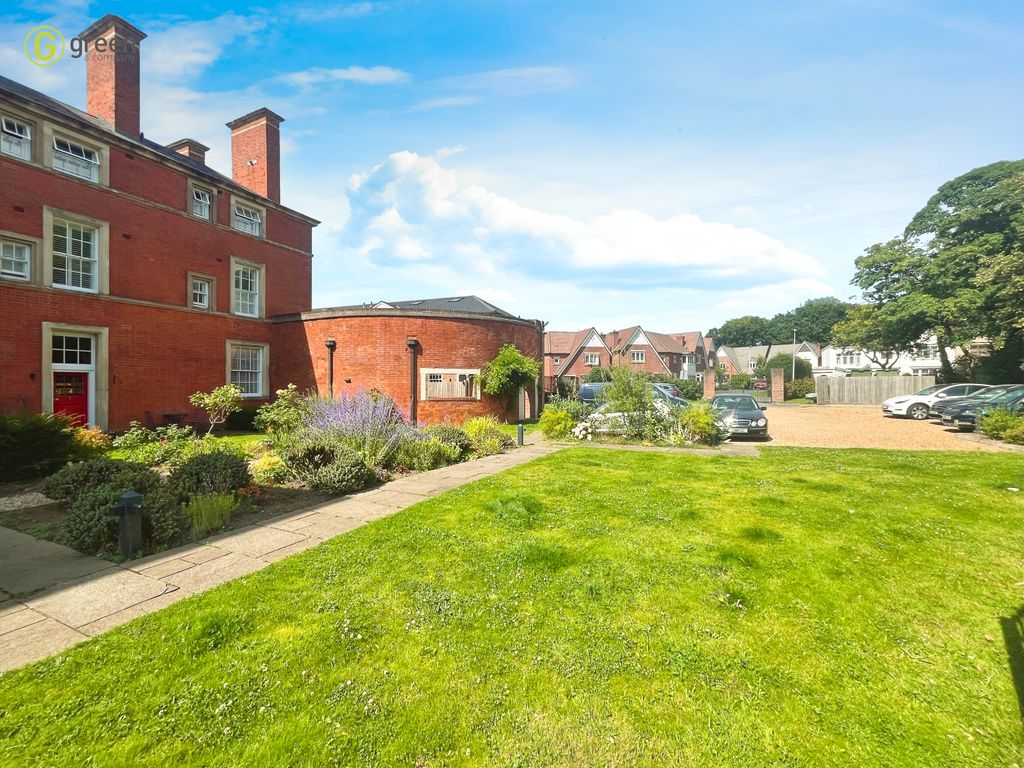 Property photo 2 of 36