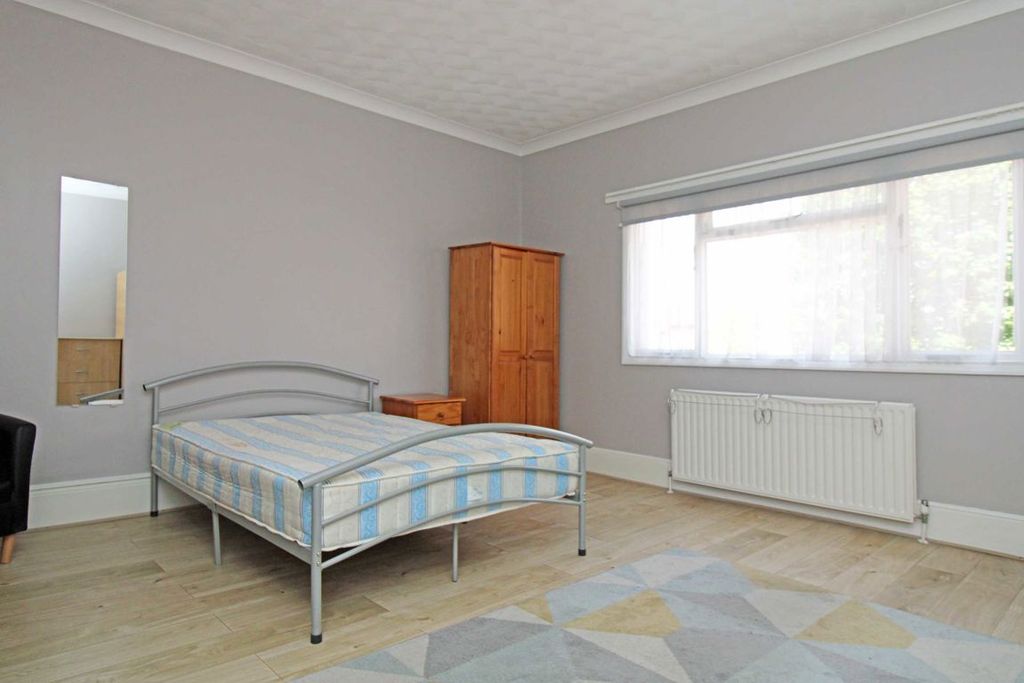 Property photo 1 of 4