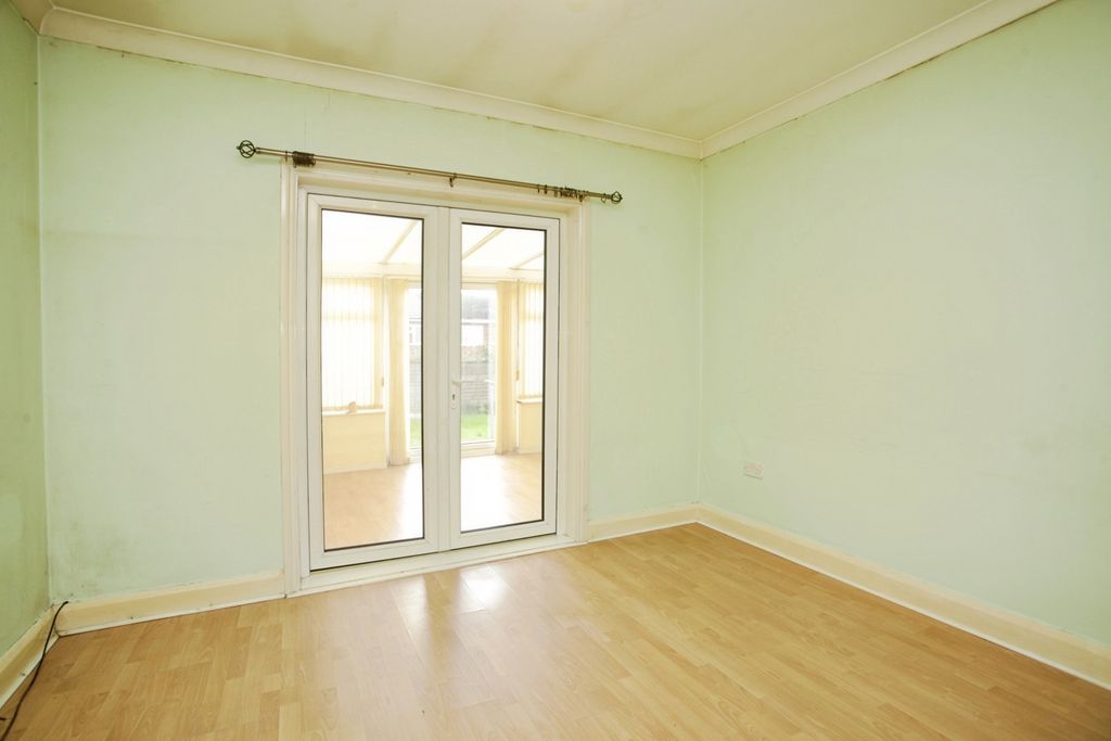 Property photo 2 of 15 Sitting Room