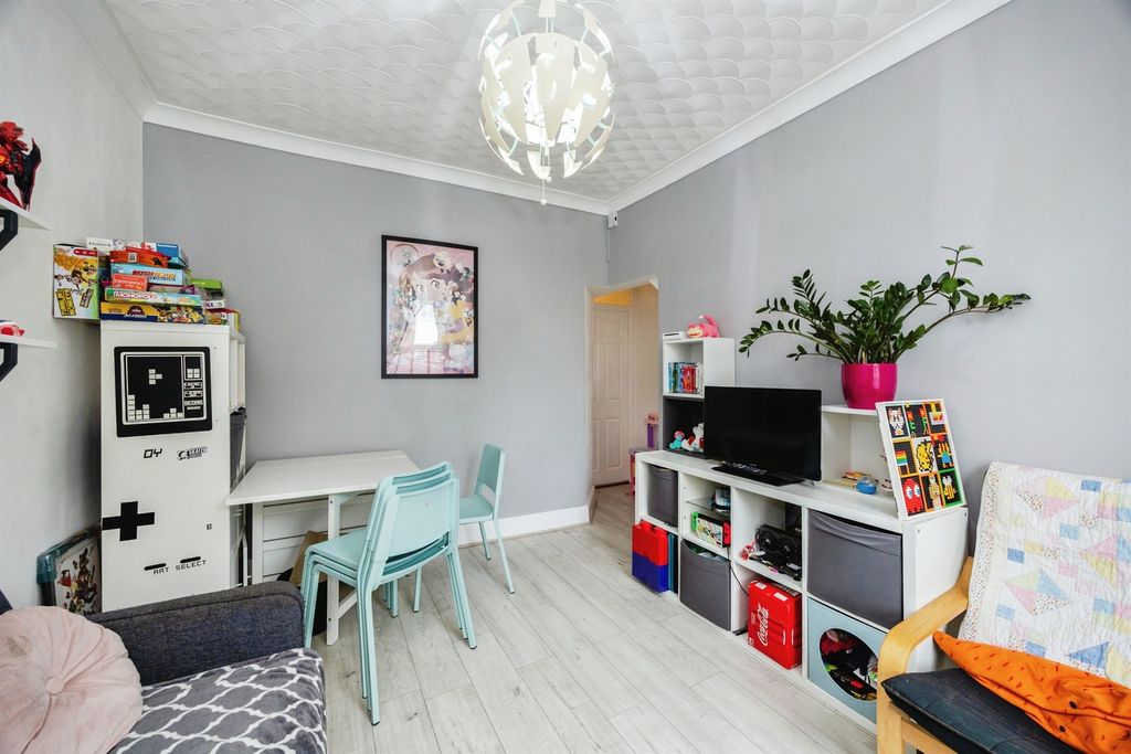 Property photo 2 of 16