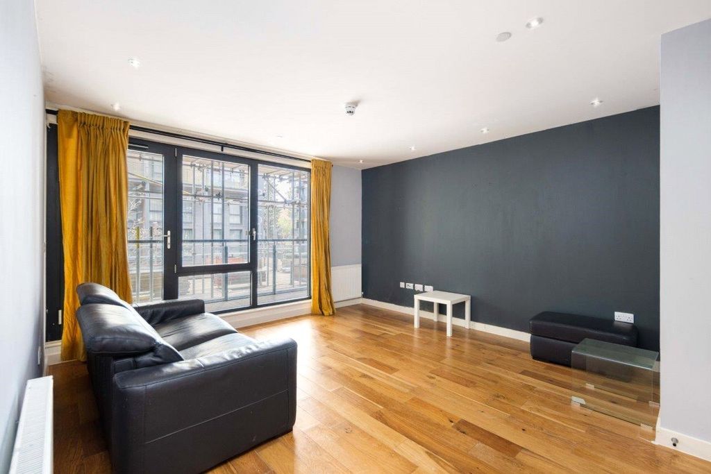 Property photo 2 of 10 Living Room