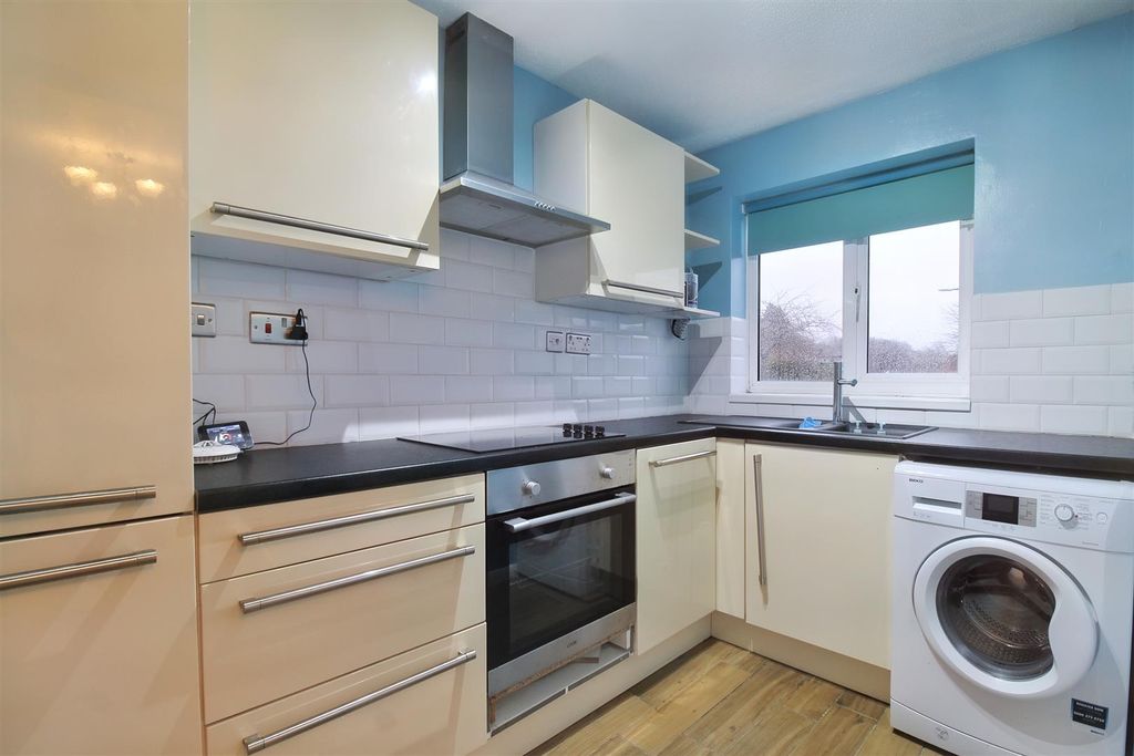 Property photo 3 of 7 3 Kitchen.Jpg