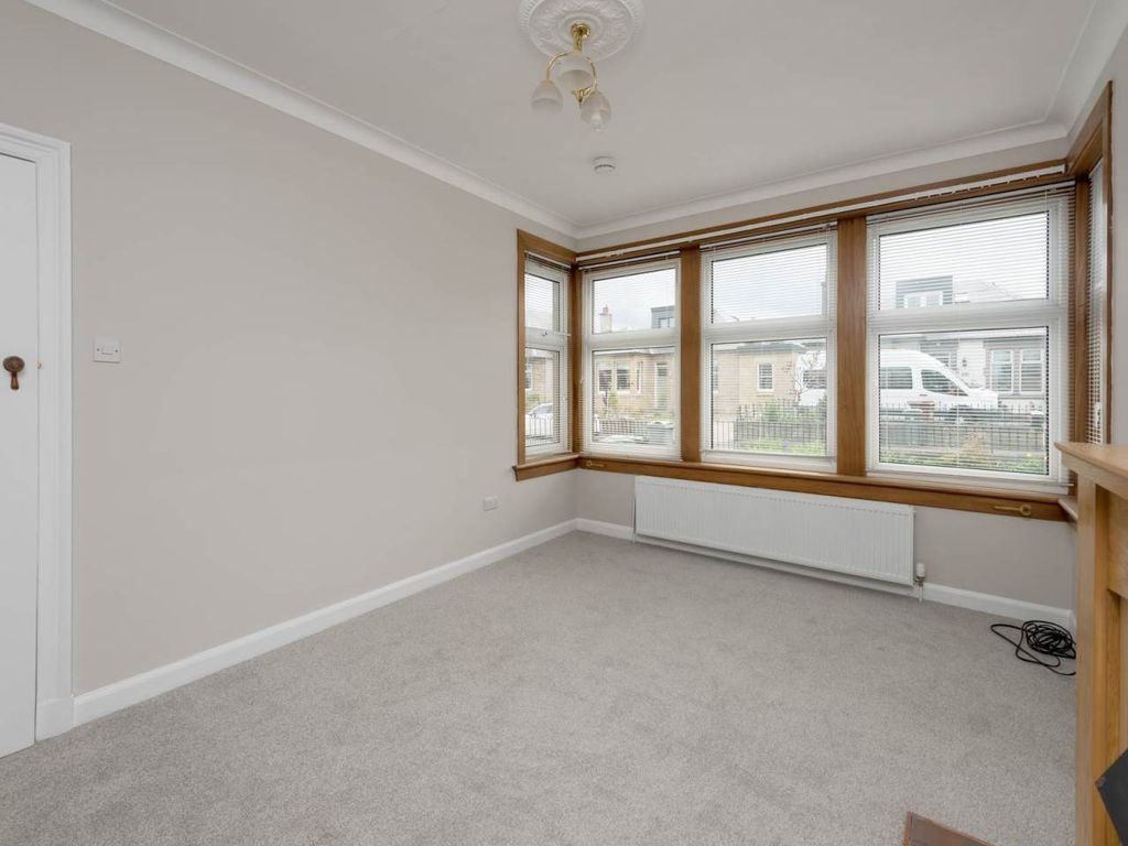 Property photo 3 of 20 78822_Durham_Avenue-009