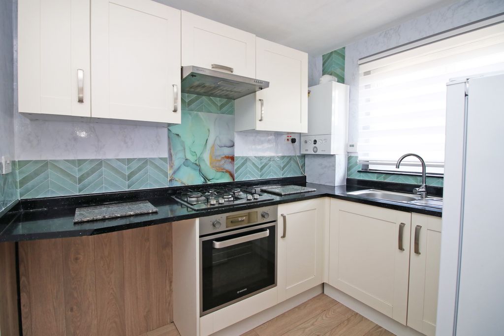 Property photo 2 of 15