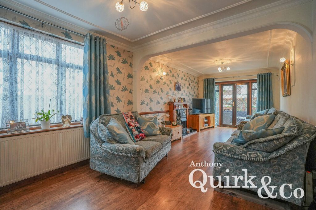 Property photo 3 of 26