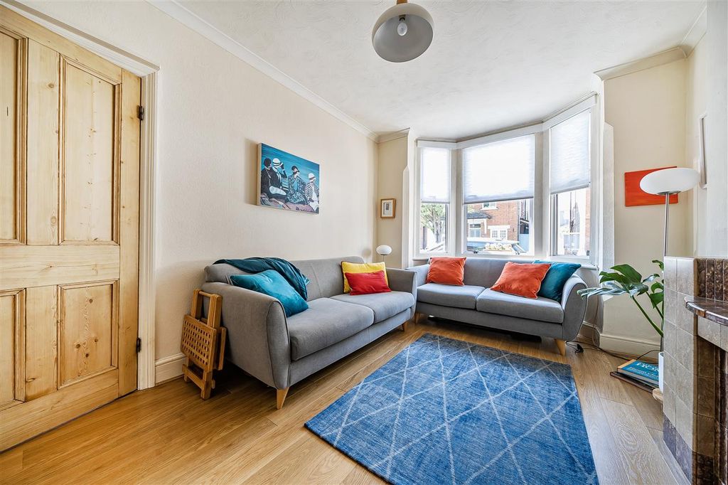 Property photo 2 of 17