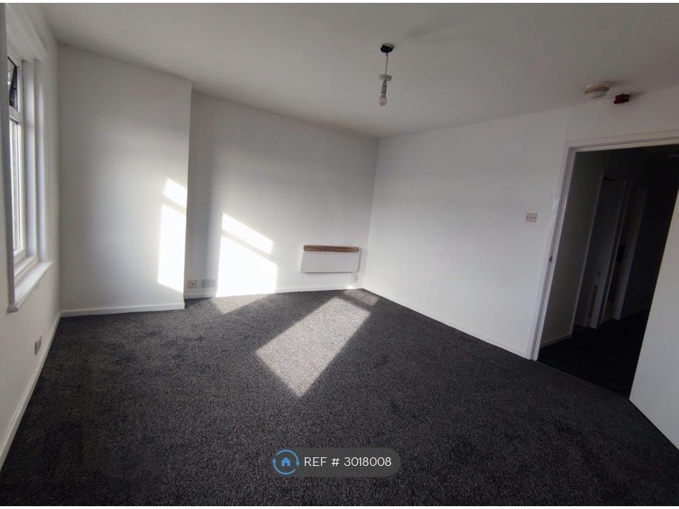 Property photo 1 of 8 Living Room