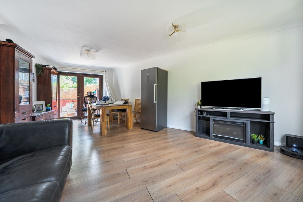 Property photo 2 of 24