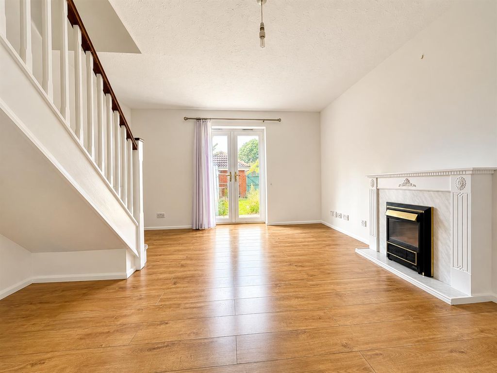 Property photo 2 of 8 Living Room.Png