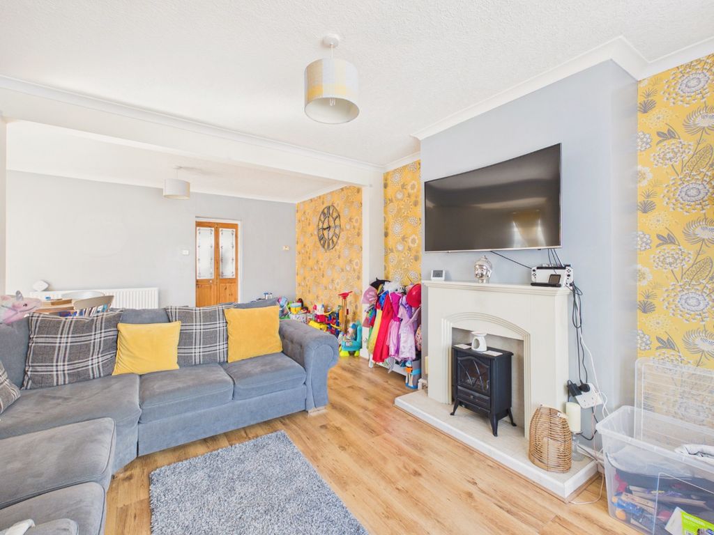 Property photo 2 of 15 5127973