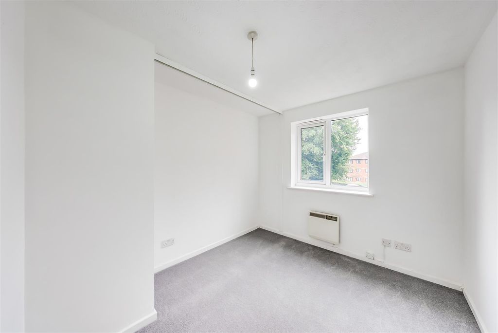 Property photo 3 of 11 A7S05091Hdr.Jpg