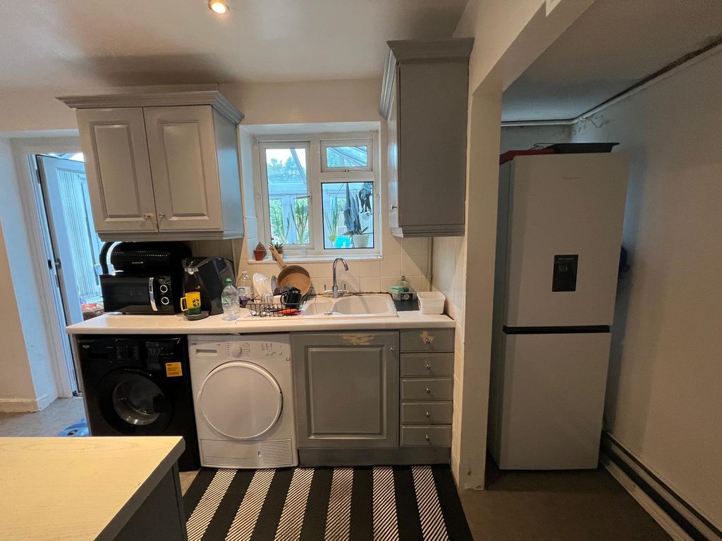 Property photo 2 of 11 Gallery