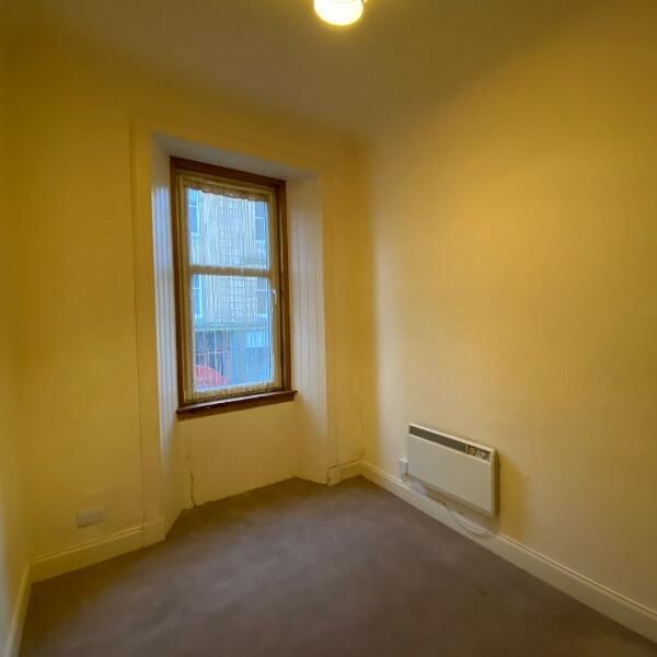 Property photo 2 of 10 Bedroom