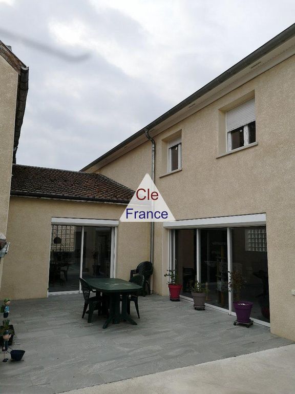 Property photo 1 of 10