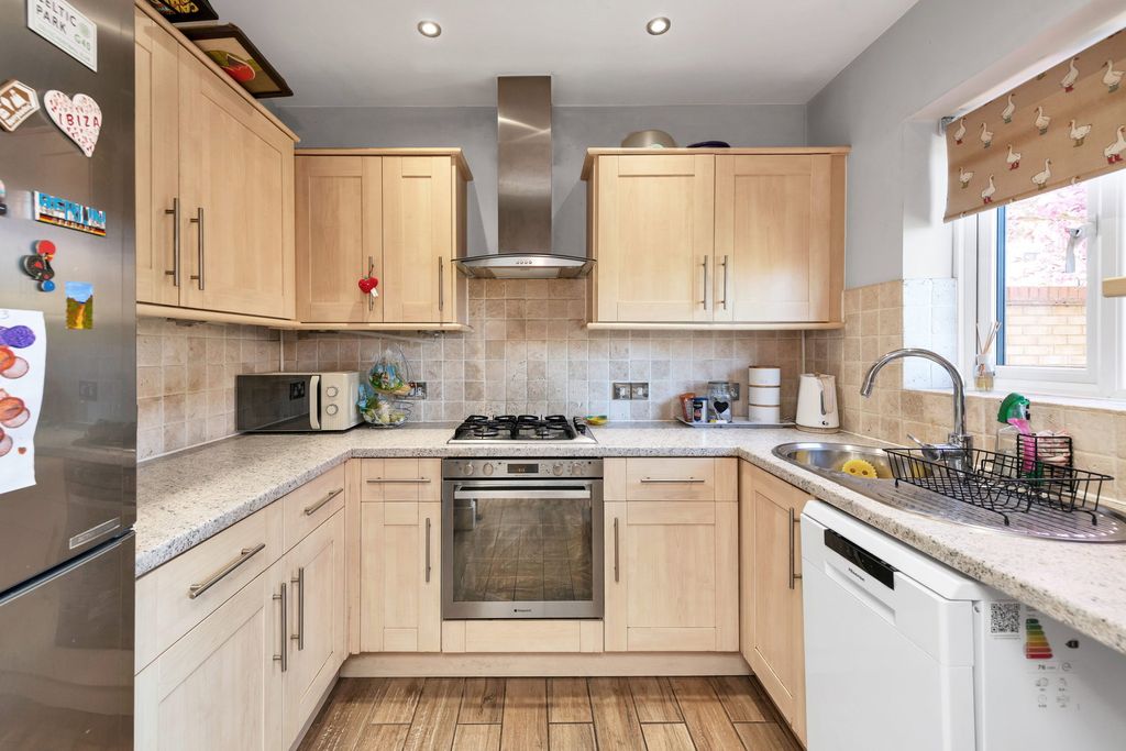 Property photo 3 of 16