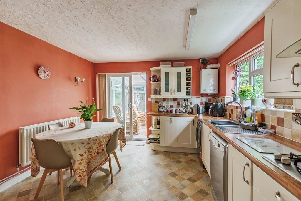 Property photo 3 of 16