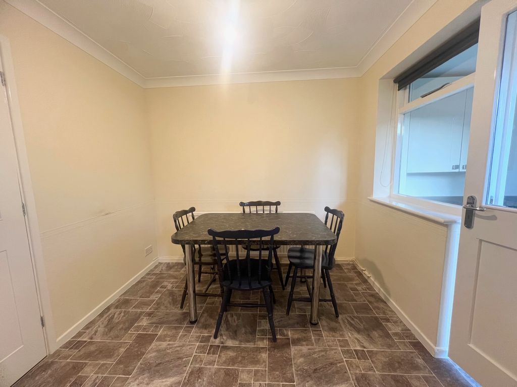 Property photo 3 of 10 Dining Room