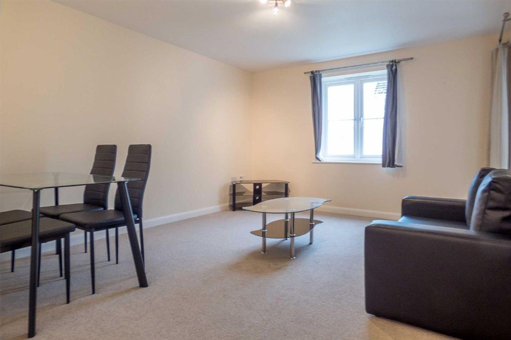 Property photo 2 of 6