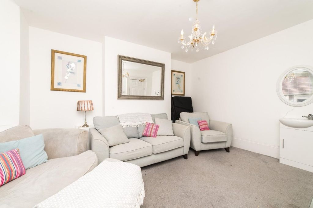 Property photo 3 of 10 Picture 3