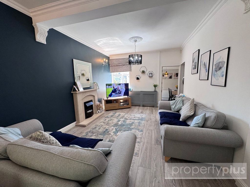 Property photo 2 of 16 Picture No. 08