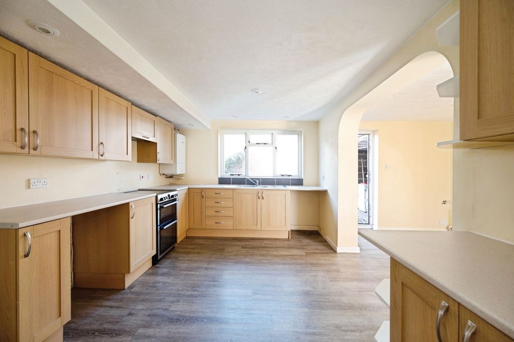 Property photo 2 of 20 Pbox-Img.Jpg