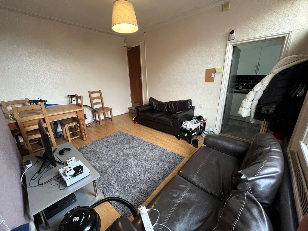 Property photo 2 of 12 Picture No. 03