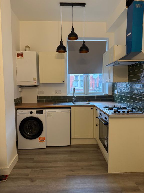 Property photo 1 of 6 Two Bedroom Flat To Rent Hanwell