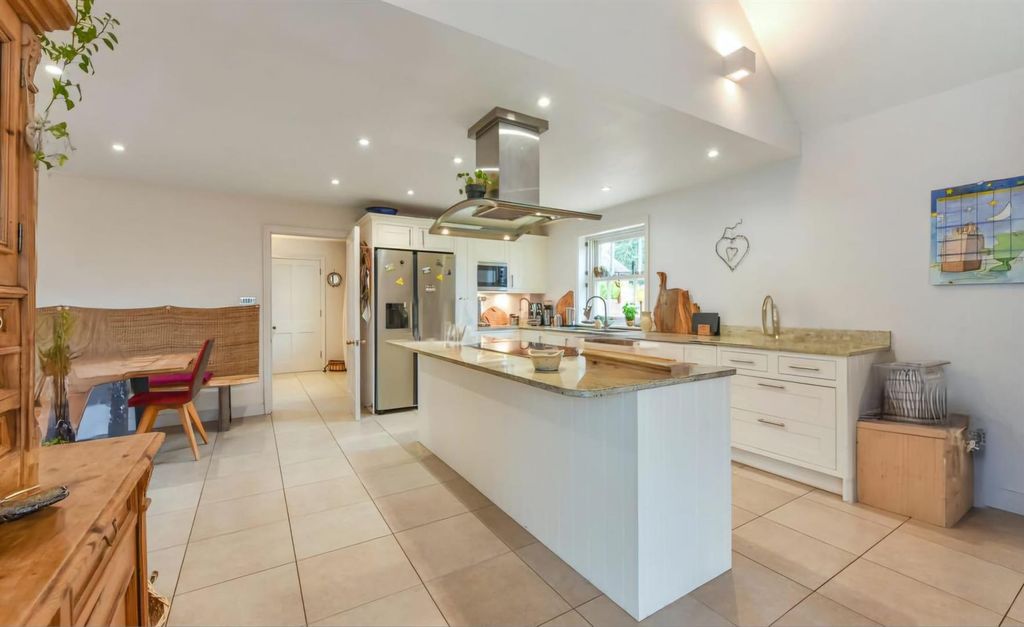 Property photo 3 of 12 Whatsapp Image 2025-07-23 At 15.53.21_7B27B3Bb.Jpg