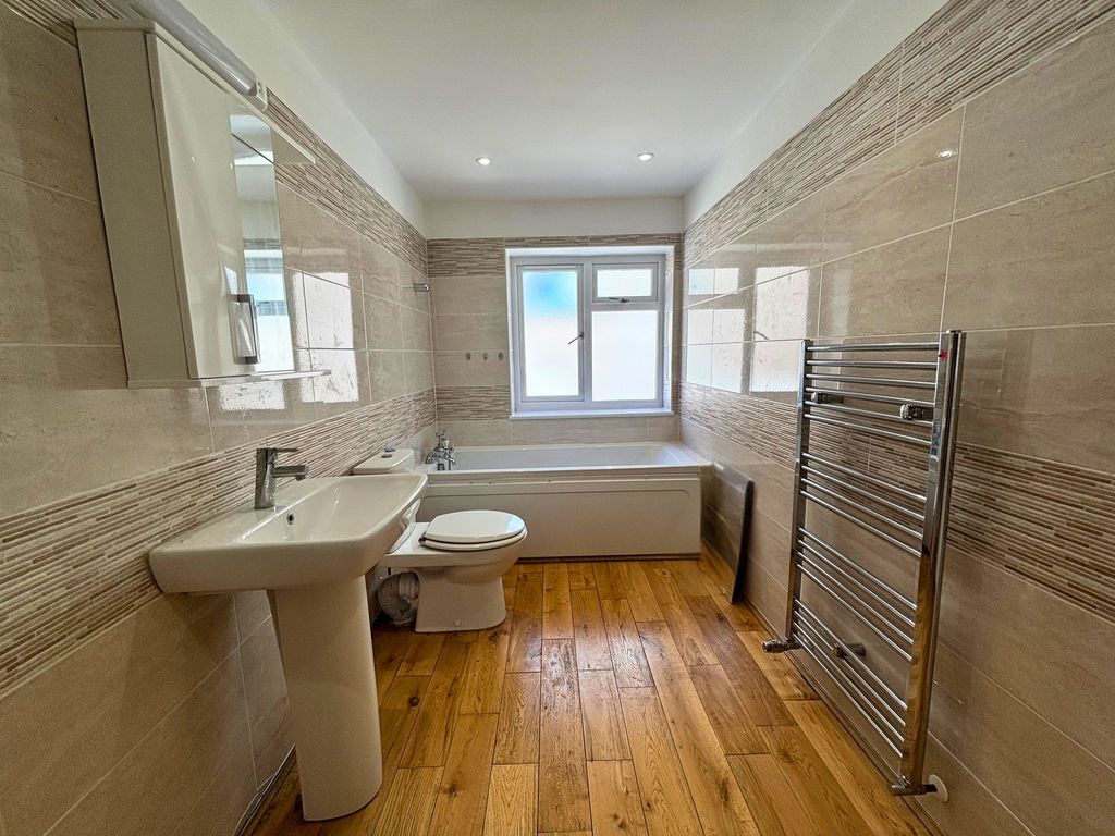 Property photo 3 of 20 Bathroom