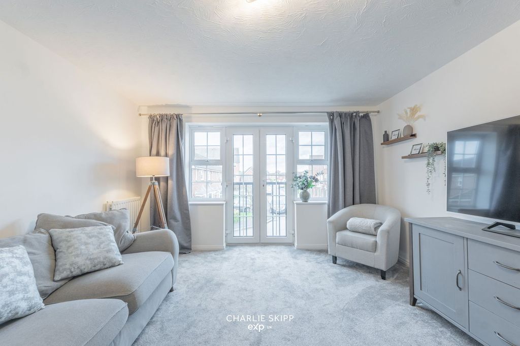 Property photo 3 of 24