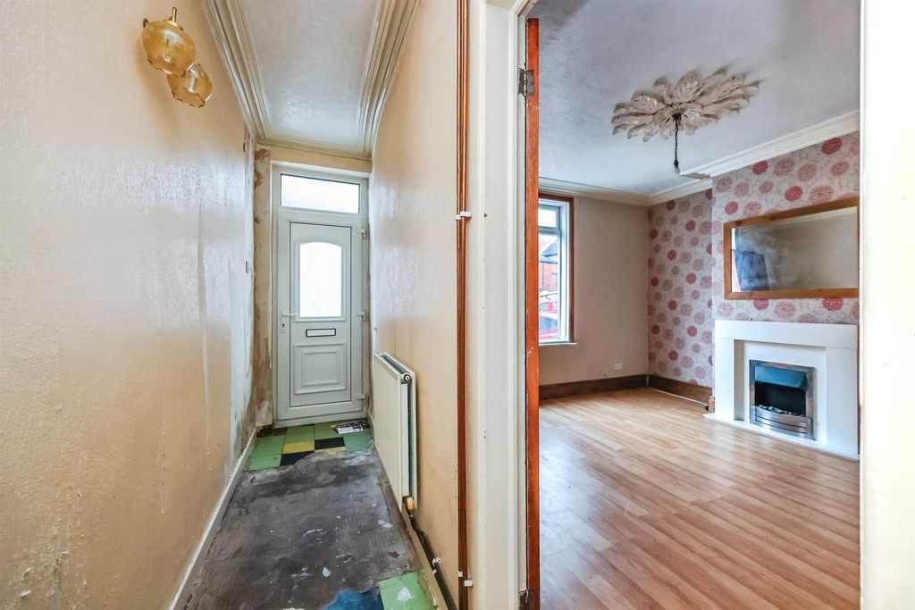 Property photo 3 of 17