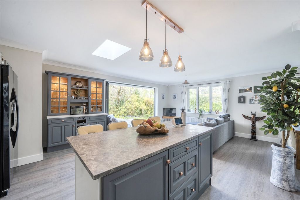 Property photo 2 of 15 Picture No. 34