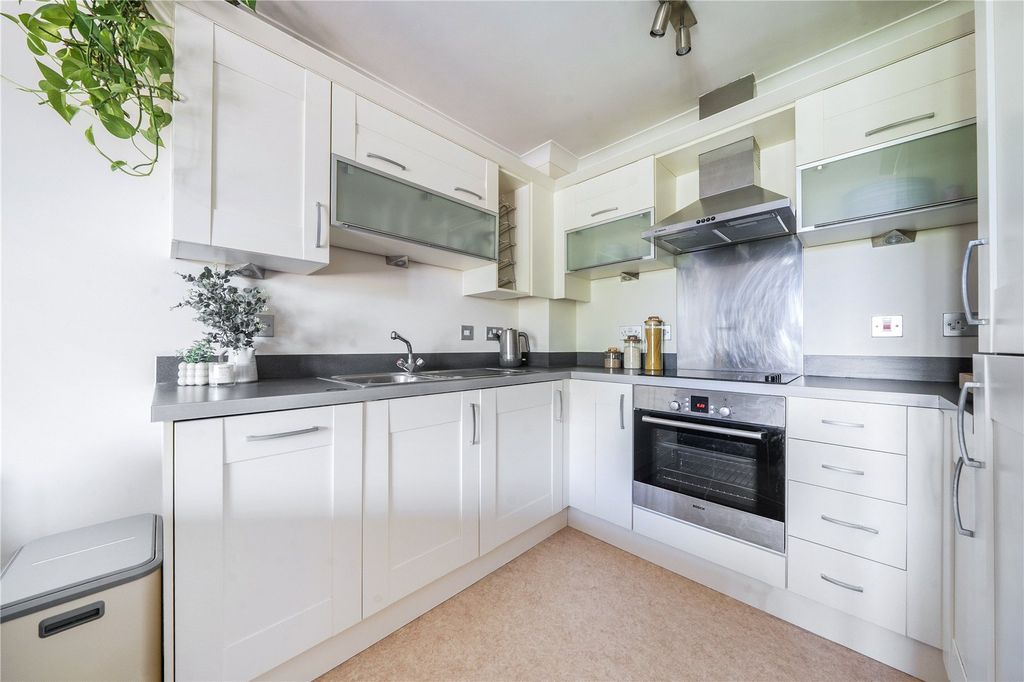 Property photo 3 of 16 Kitchen