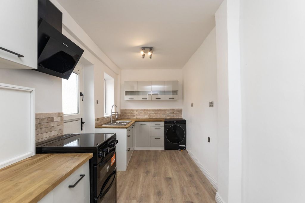 Property photo 3 of 26 3V9A8613.Jpg
