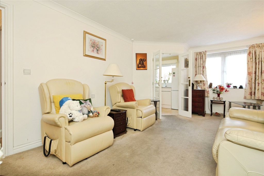 Property photo 2 of 12 Living Room