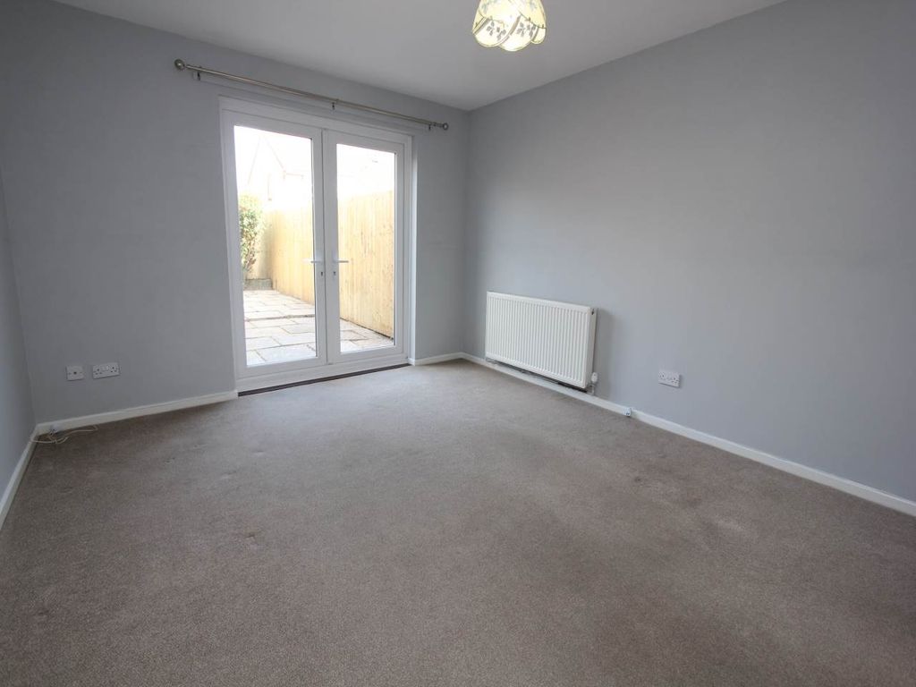 Property photo 3 of 11 Living Room ii 28 Cwrt Y Cadno