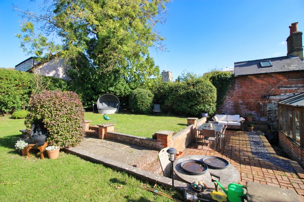 Property photo 2 of 31 Garden